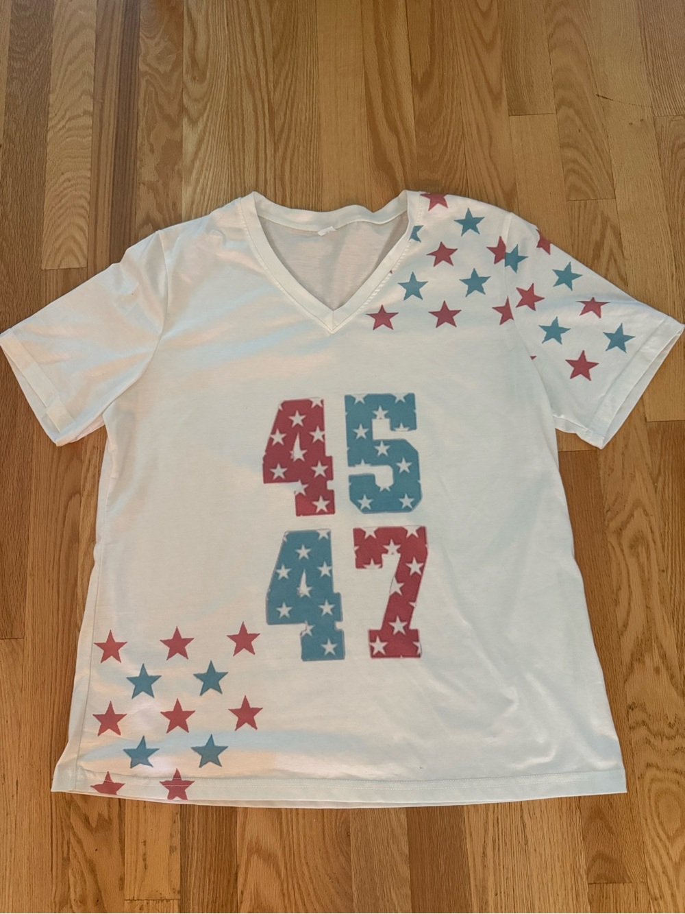 Trump 45/47 V-Neck T-Shirt XL